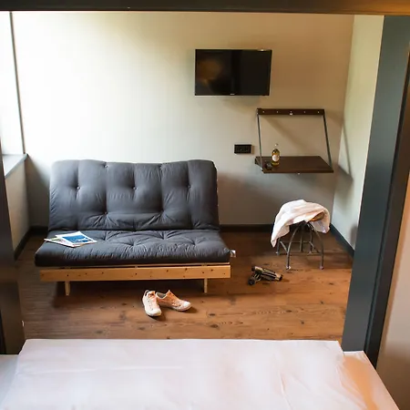 Underdog Hotel-2